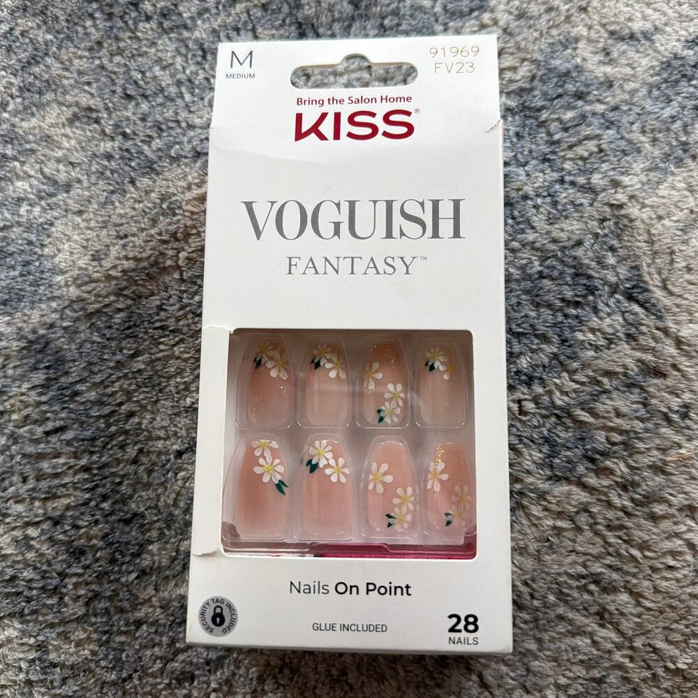 Kiss Press on Nails Voguish Fantasy Medium Length Nails on Point Flowers‎ Floral